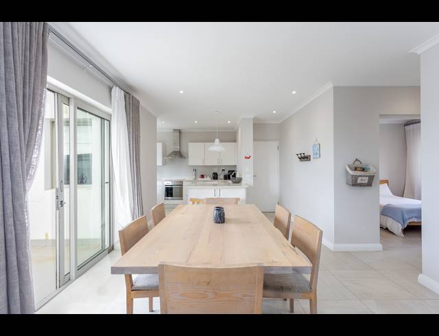 2 BEDROOM APARTMENT BLOCK TO LET IN MUIZENBERG